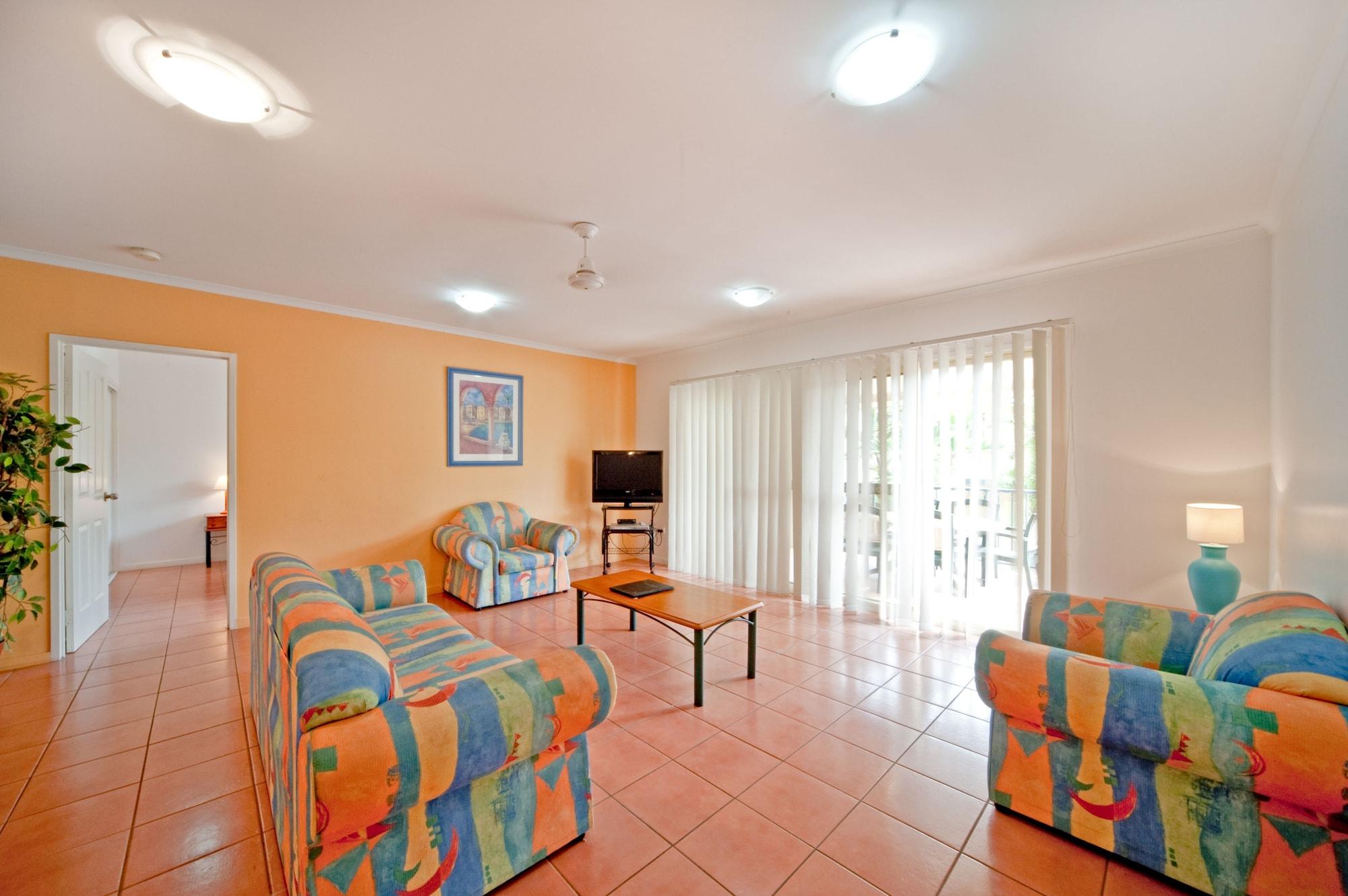 At Beach Court Holiday Villas Airlie Beach Εξωτερικό φωτογραφία