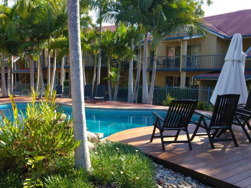 At Beach Court Holiday Villas Airlie Beach Εξωτερικό φωτογραφία