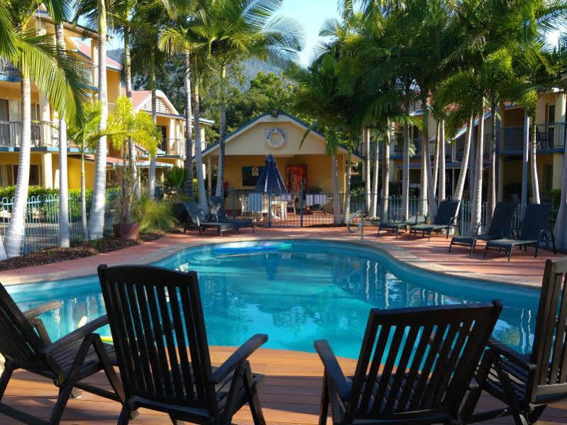At Beach Court Holiday Villas Airlie Beach Εξωτερικό φωτογραφία