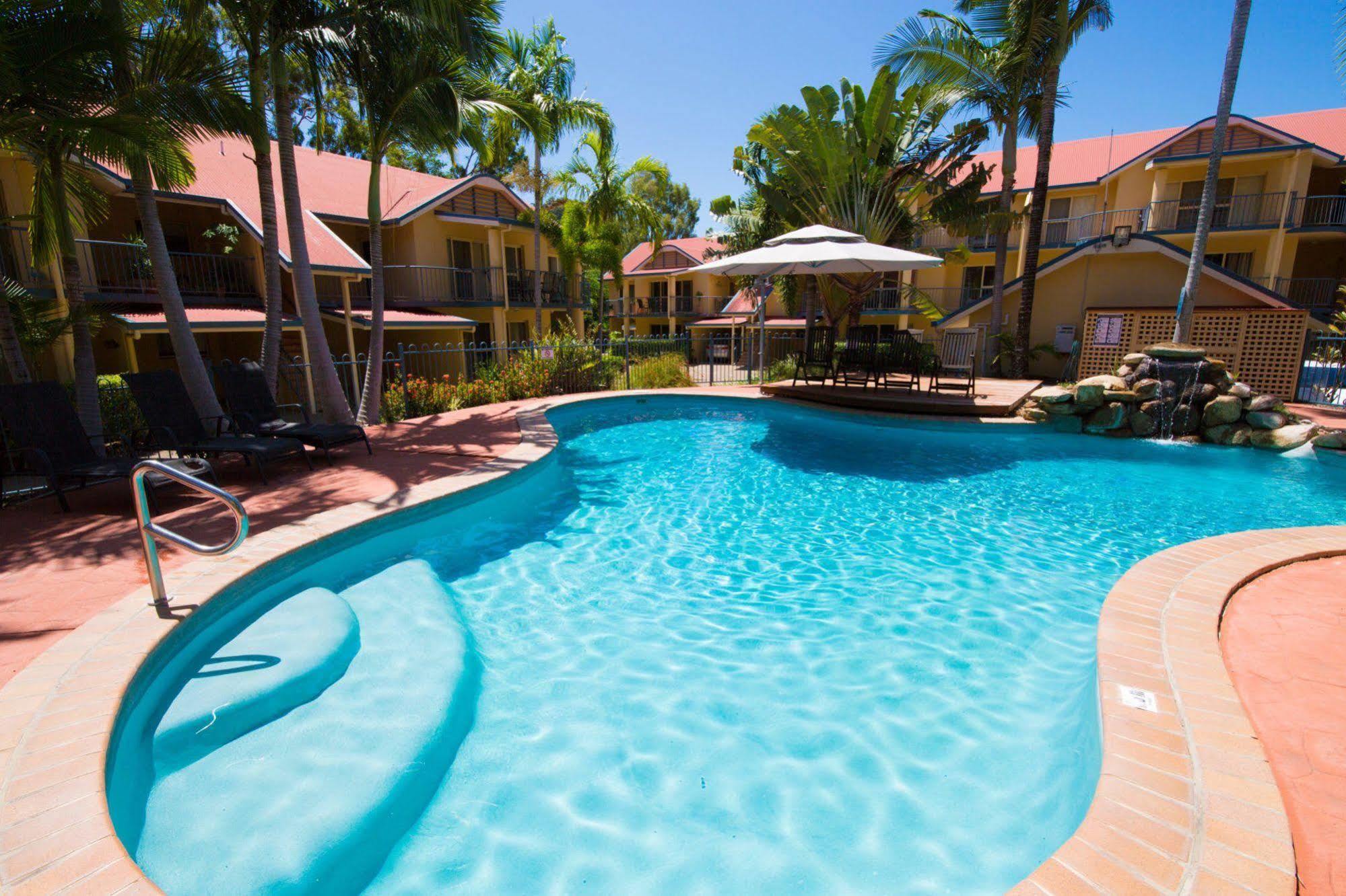 At Beach Court Holiday Villas Airlie Beach Εξωτερικό φωτογραφία